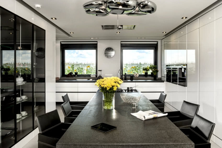 Model 019, zestaw mebli kuchennych z frontami...