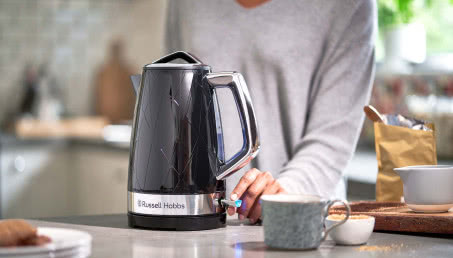 Ciekawe prezenty na święta - eleganckie czajniki elektryczne od Russell Hobbs