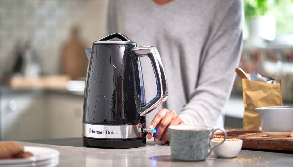 Ciekawe prezenty na święta - eleganckie czajniki elektryczne od Russell Hobbs