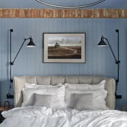 Designerski apartament na Wyspie Spirzchów - ma niebieski sufit i szklaną ścianę!