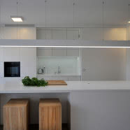 Biały salon, biała sypialnia, biały gabinet - mieszkanie dla relaksu