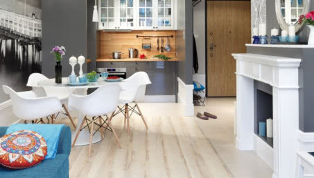 Turkus, fototapety i szczypta Orientu - mieszkanie w Sopocie