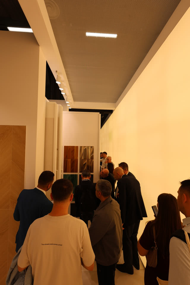 Kolory, struktura i technologia, czyli trendy CERSAIE 2025 oczami Tubądzin