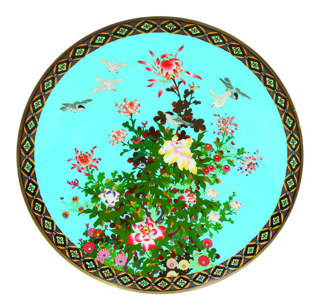 Kwiaty na porcelanie - skąd się wzięły i jak kupić perełki?