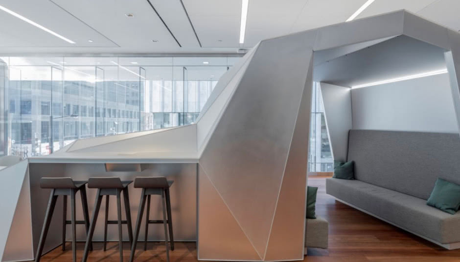 Czy drewniany parkiet w biurze ma sens?