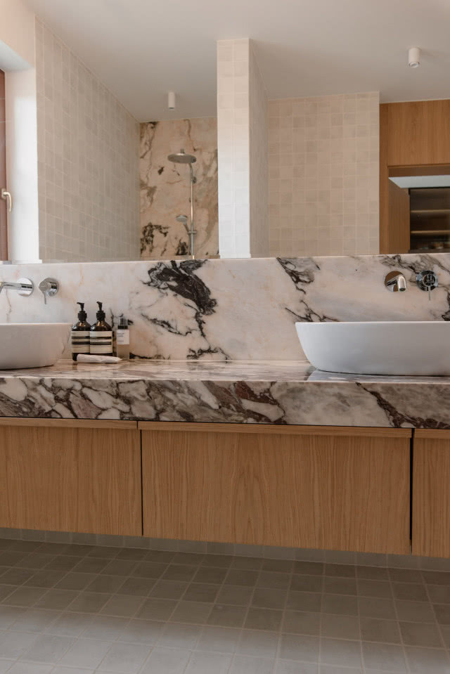 kamienny blat w łazience