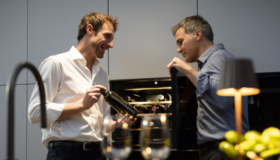 Jak stworzyć idealne warunki do przechowywania wina w kuchni? Eksperci Franke podpowiadają