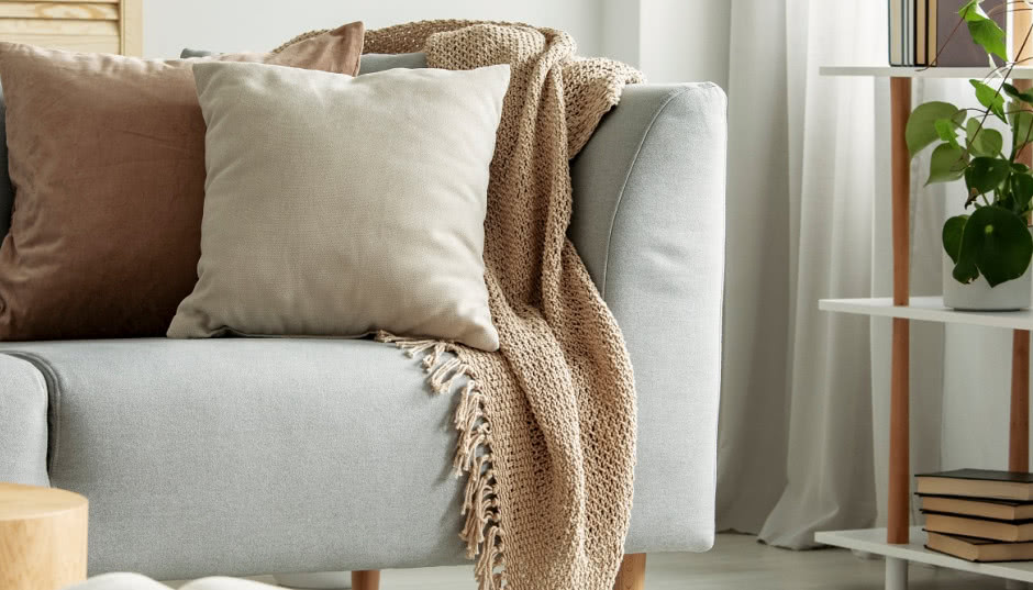 Pokrowiec na kanapę - gotowy czy szyty na zamówienie?