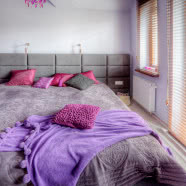 Nowoczesny dom za miastem z ciepłym wnętrzem