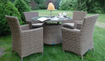 Rattanowe meble ogrodowe - okrągły stół i fotele