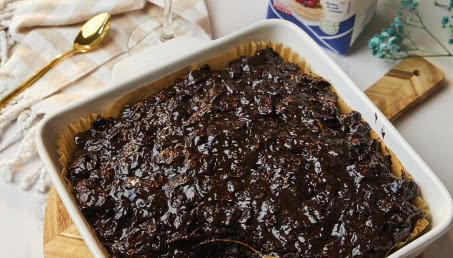 Chrupiące czekoladowe ciasto - przepis na pyszny deser