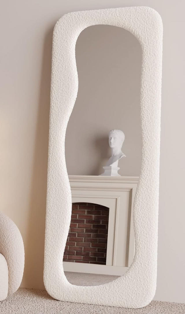 lustro stojące boucle