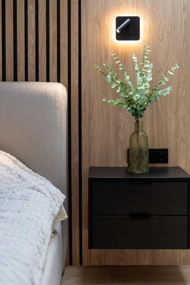 zagłówek łóżka ryflowany