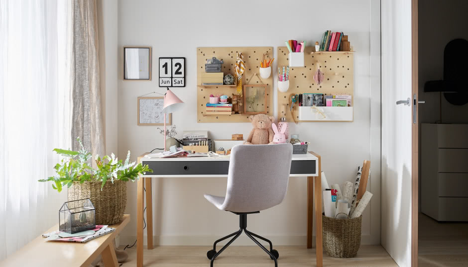 4 sposoby na dziecięcy powrót do szkoły, czyli jak wybrać biurko idealne