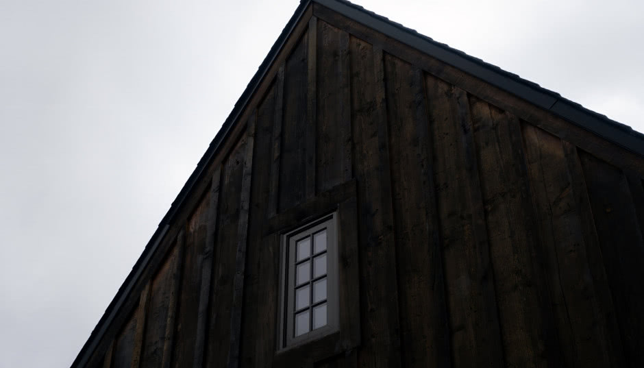 Ta japońska metoda naturalnie konserwuje drewno! Dziś to bestseller wśród projektantów!