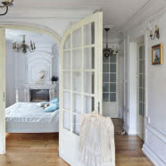 Wytworna klasyka w niewielkim mieszkaniu