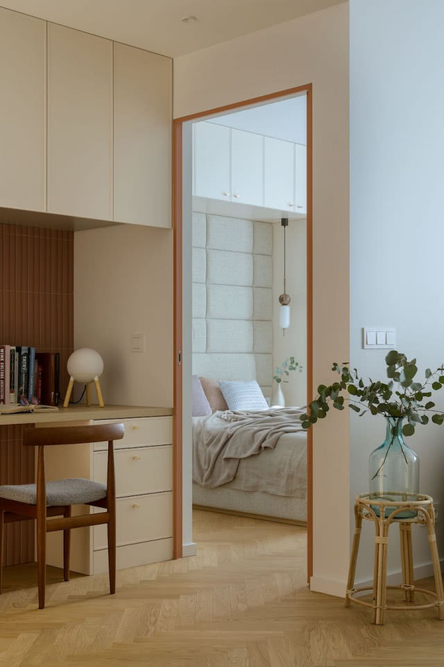 Klimatyczne mieszkanie na Powiślu w pastelowych kolorach