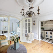 Wytworna klasyka w niewielkim mieszkaniu