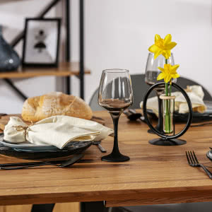 Wokół wielkanocnych celebracji - jaki stół wybrać?