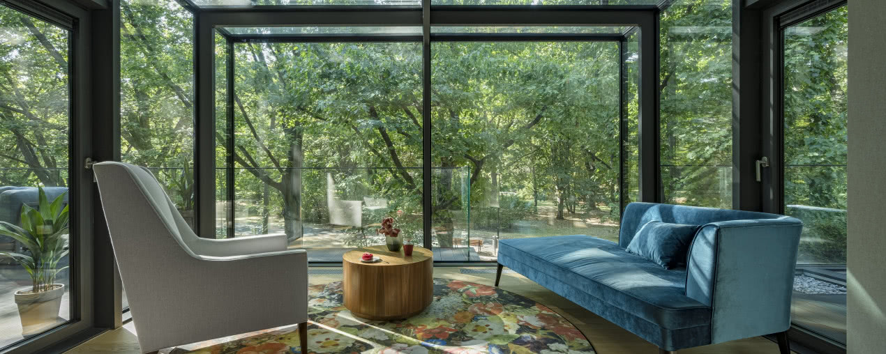 Las w centrum stolicy? Mieszkanie z zimowym ogrodem otoczonym drzewami! 