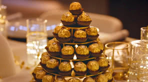 Dodaj świętom złotego blasku z Ferrero Rocher – odkryj dekoracje, które zachwycają! 
