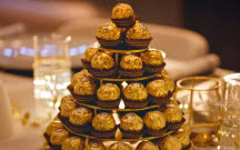 Dodaj świętom złotego blasku z Ferrero Rocher – odkryj dekoracje, które zachwycają! 