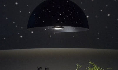 Niebo na suficie - lampa-planetrium