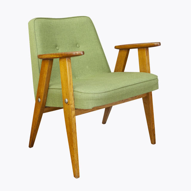 stare krzesło w kolorze brudnozielonym