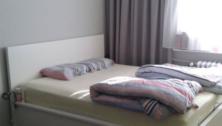 Białe meble w sypialni