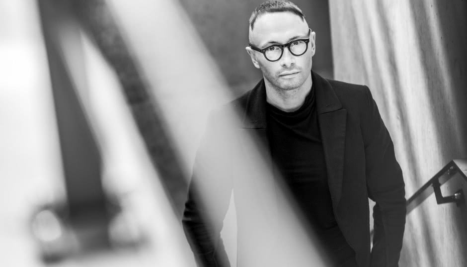 Za legendarny projekt Domu Kwadrantowego doceniono go zagranicą. Kim jest Adam Pulwicki i jak łączy design ze sztuką?