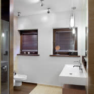 Nowoczesny dom za miastem z ciepłym wnętrzem