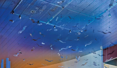 Szkło w ruchu - instalacja w DOMOTECE, która zamienia materię w spektakl