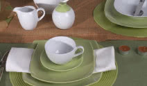 Zielony minimalizm zastawy stołowej