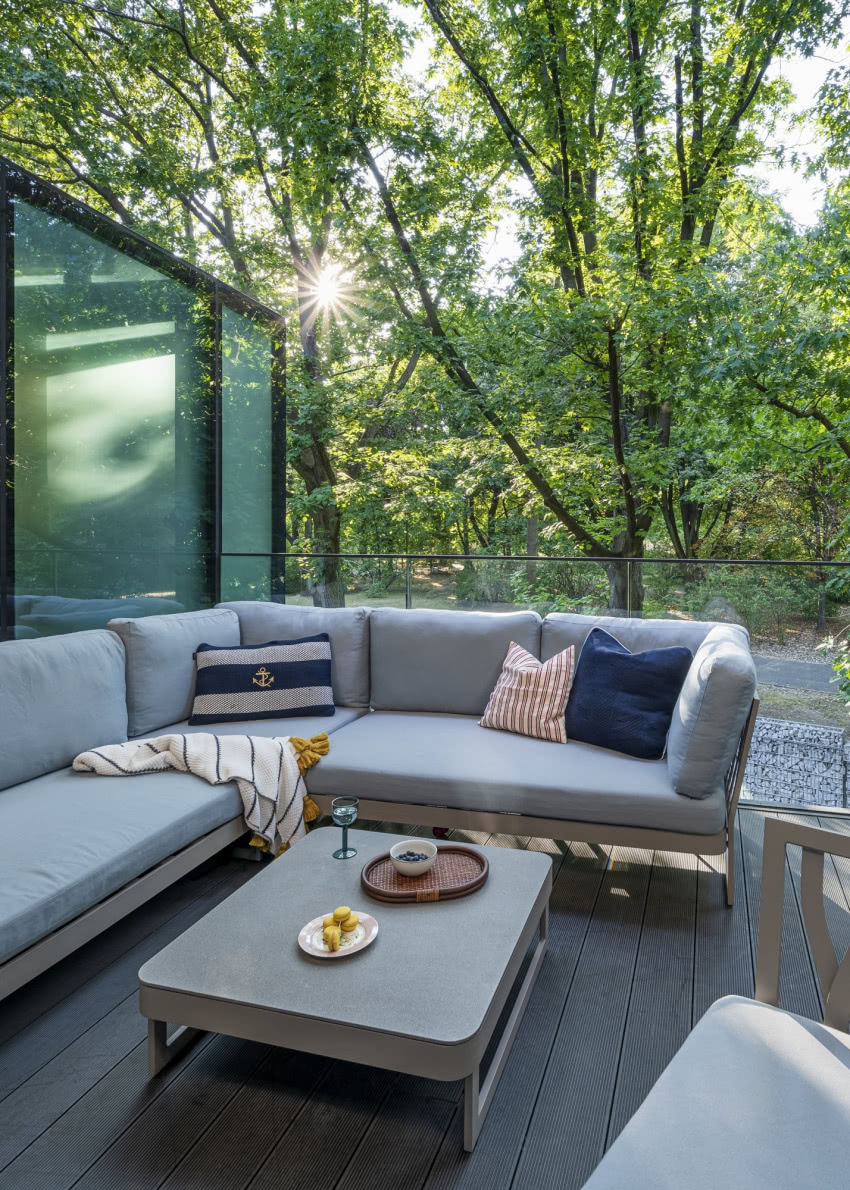 Taras przy części dziennej latem staje się jej...