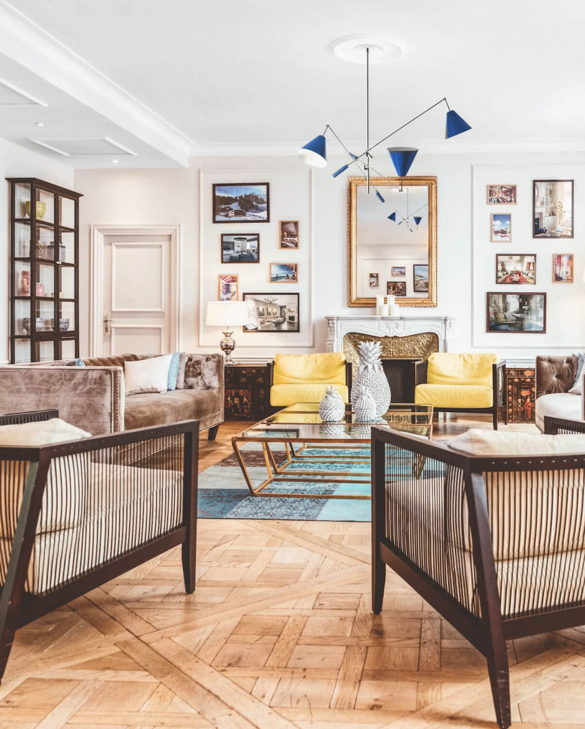 Tutaj, na przykładzie dwóch par foteli, widać...