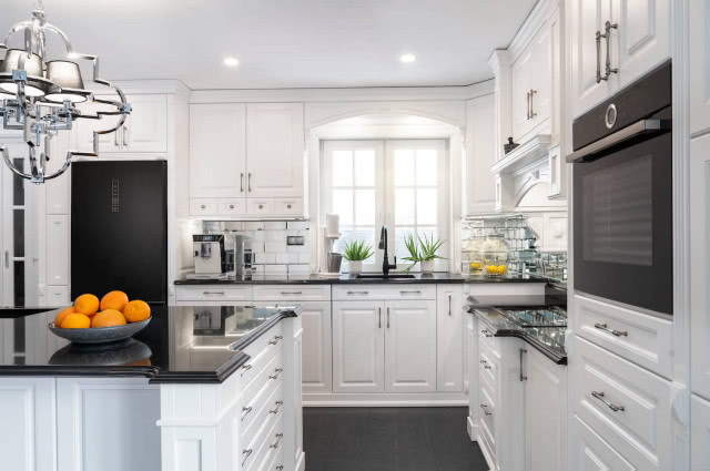 biała kuchnia w stylu angielskim