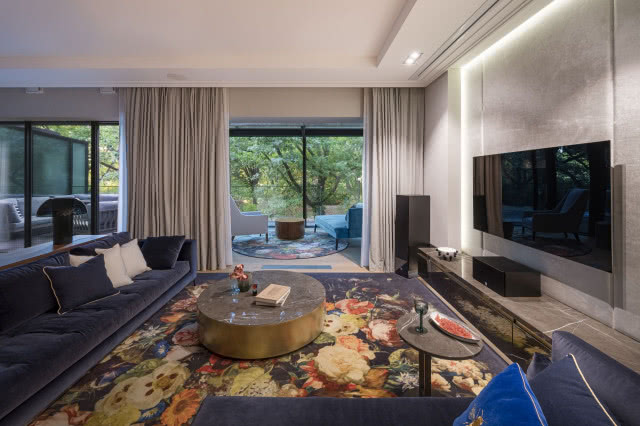 Kwiecisty dywan do salonu