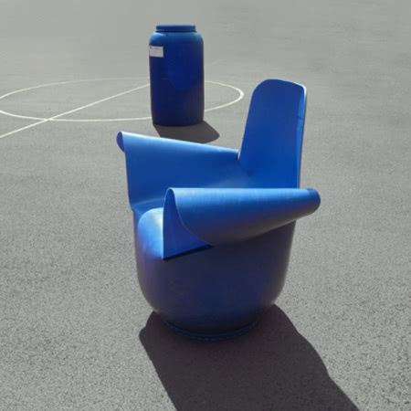 Robert Pludra i Jakub Sobiepanek - fotel z beczki 