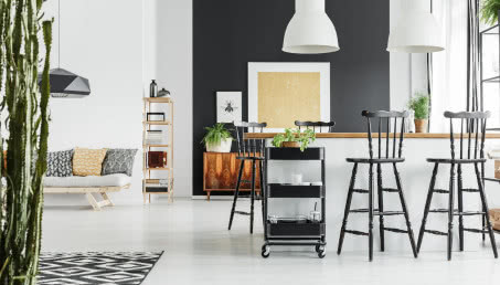 Wyspa kuchenna na kółkach - kiedy mobilny mebel ma sens?