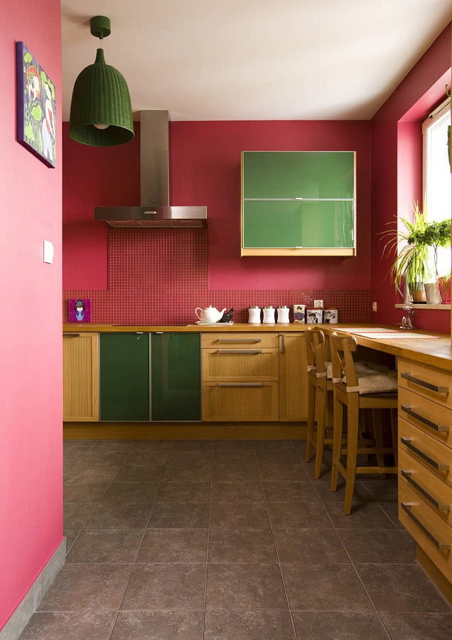 Kuchnia w czerwieni - przestronna, wygodnia i...