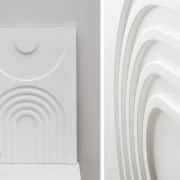 Ten relief wykonany jest z prasowanych włókien...