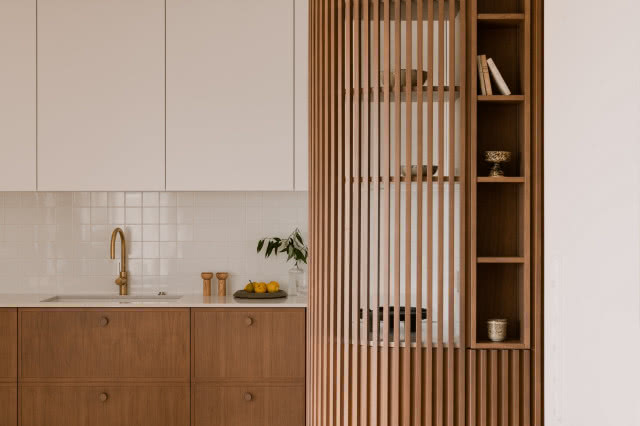 Szafka drewniana z lameli