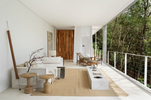 taras jak salon z widokiem na zieleń