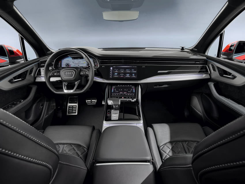 Obsługa różnych systemów nowego Audi Q7 odbywa...