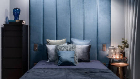 Granatowa sypialnia w praktyce! Inspiracje i porady, jak urządzić wnętrze estetyczne, funkcjonalne i z pomysłem