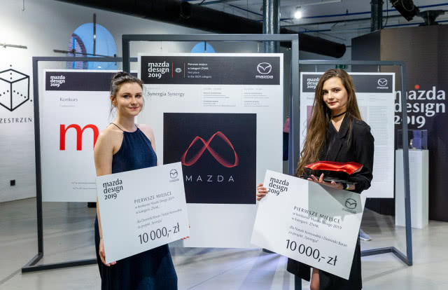 Dominika Baran i Natalia Konowałek, pierwsze miejsce w kategorii Znak podczas Gali wręczenia nagród Mazda Design 2019