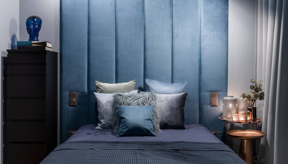Granatowa sypialnia w praktyce! Inspiracje i porady, jak urządzić wnętrze estetyczne, funkcjonalne i z pomysłem