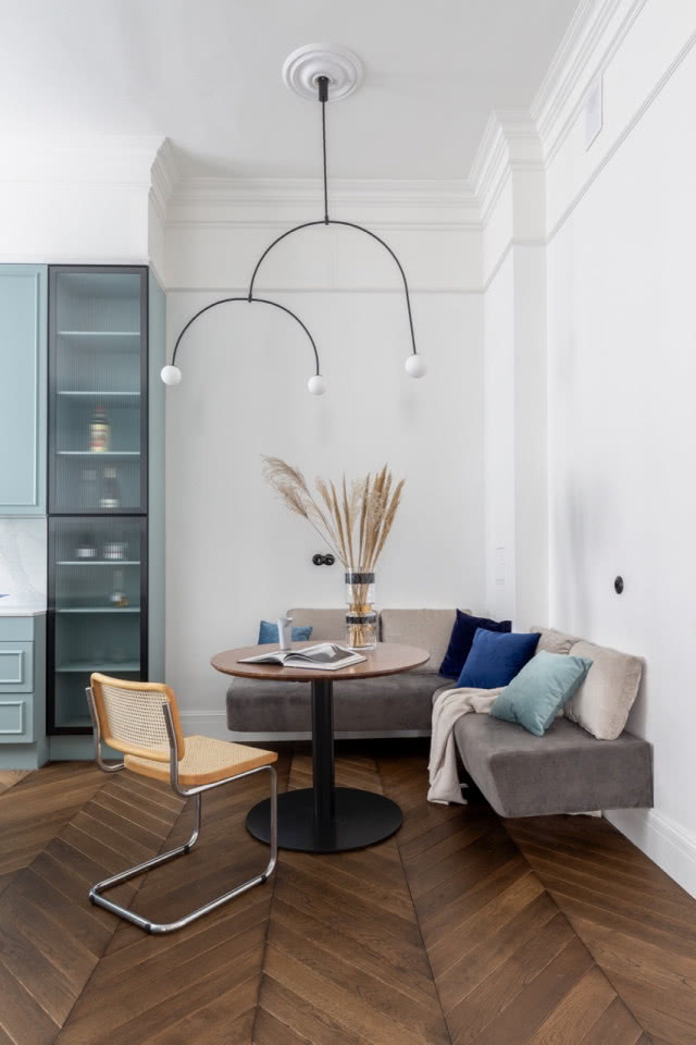 kącik wypoczynkowy w salonie