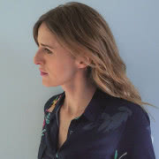 Niska komoda Theo utrzymana w stylistyce...