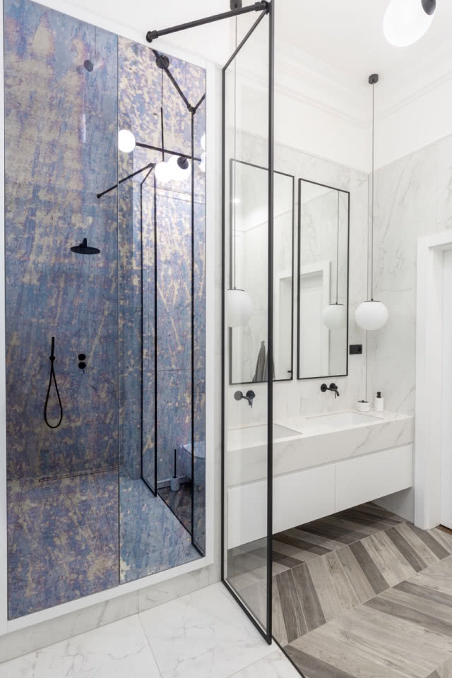 tapeta pod prysznicem